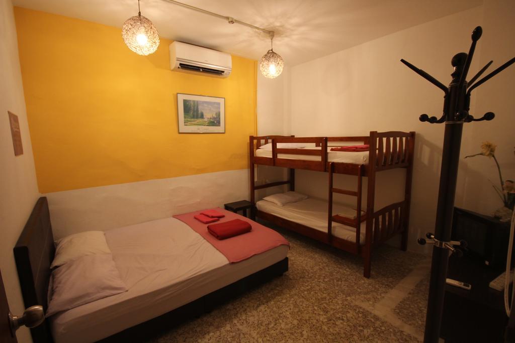 Cocoa Mews Cafe And Homestay Джорджтаун Екстер'єр фото