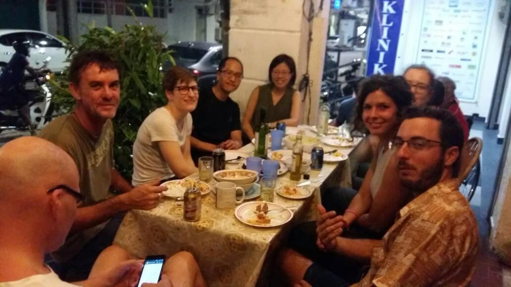 Cocoa Mews Cafe And Homestay Джорджтаун Екстер'єр фото